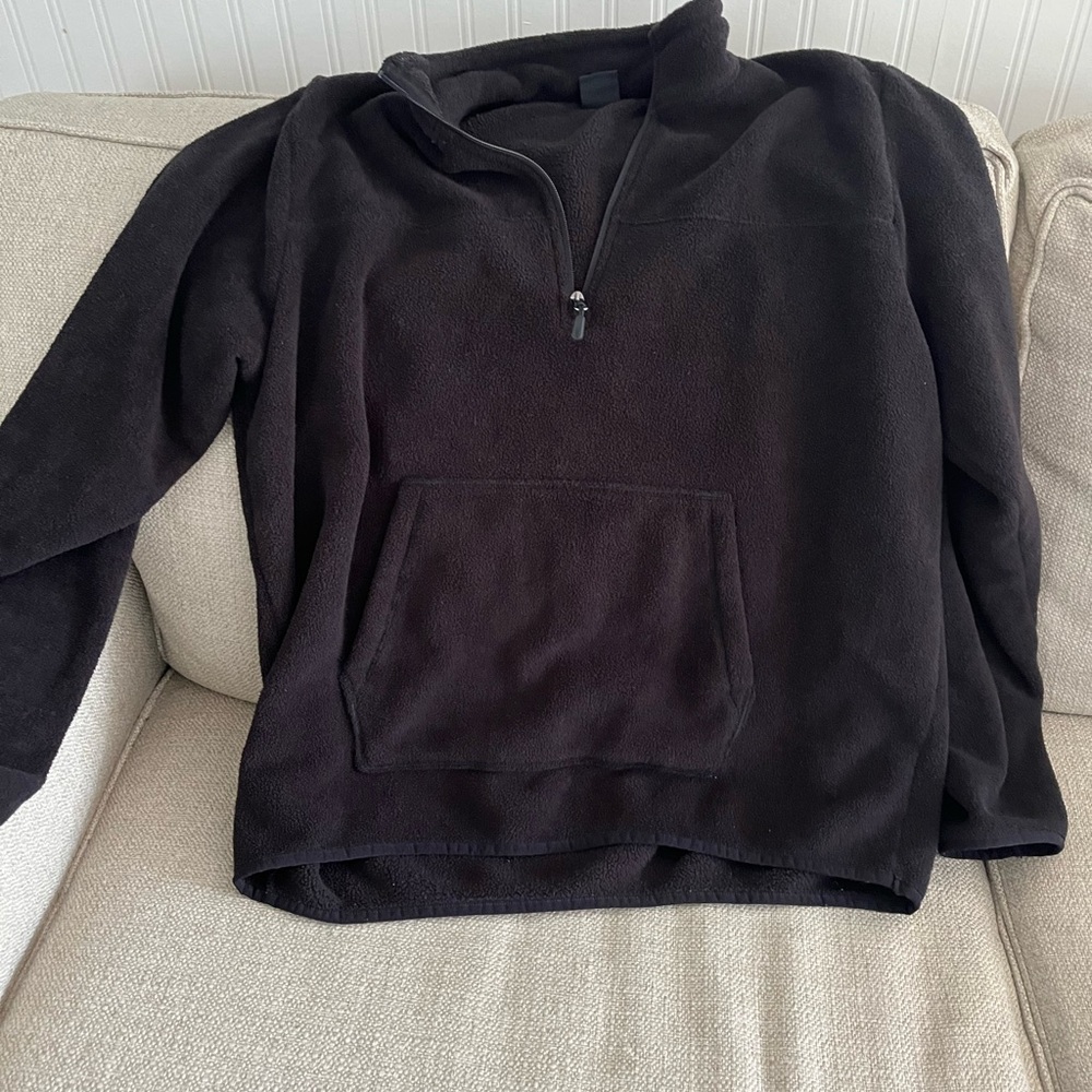 Men's Black Half-Zip Fleece Pullover